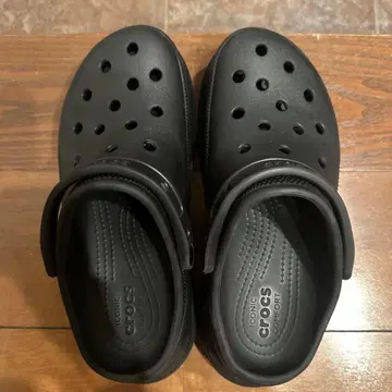 새상품급 crocs 통굽 샌들