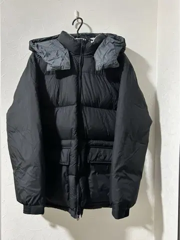 유니클로 다운 자켓 블랙 S 사이즈 JWANDERSON