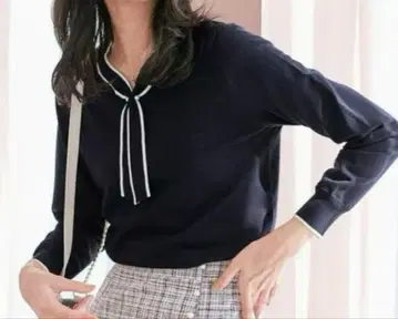 택 포함 새상품 anysis 애니시스 바이컬러 보타이 니트 네이비