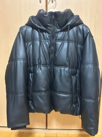 ZARA 블랙 가죽 다운 자켓