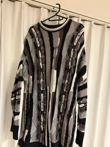 ZARA 기하학 패턴 L 사이즈 스웨터