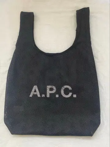 A.P.C 메쉬 토트백