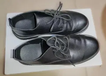 블랙 레이스업 슈즈