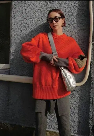 OMMO VOLUME SLEEVE BLOCKING KNIT