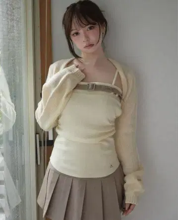 andmary Heidi belt pleats set up ivory