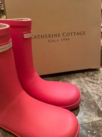 CATHERINE COTTAGE 핑크 버클 장화