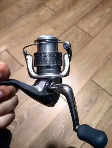 AERNOS 2000 스피닝 릴