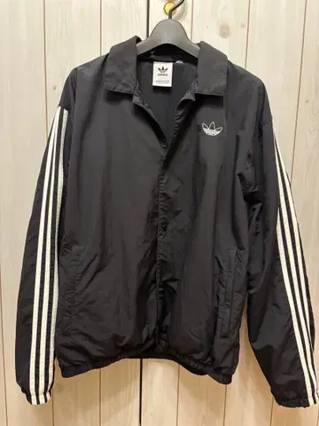 adidas 블랙 스트라이프 점퍼