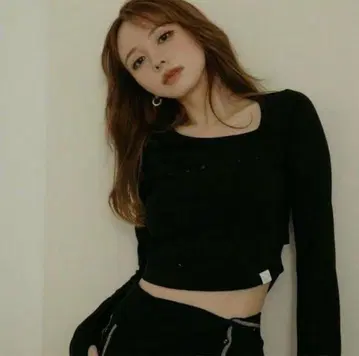 andmary 루나 로고 상의