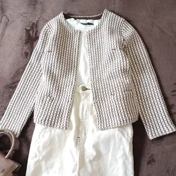 새상품급 시빌라 트위드풍 니트 자켓 울 100% 숏 기장