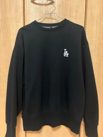 LA Dodgers 블랙 맨투맨