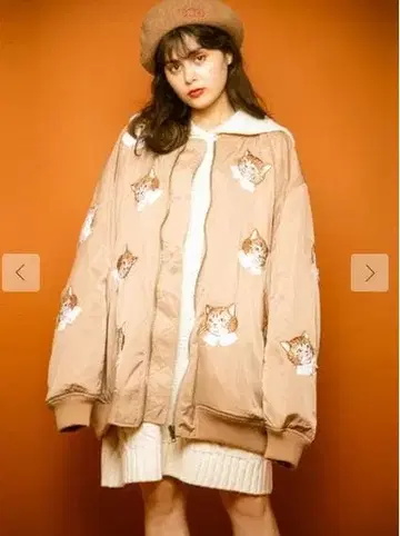 캔디 스트리퍼 SPRUCED UP CAT MA-1 자켓