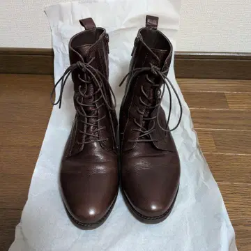 브라운 가죽 레이스업 부츠