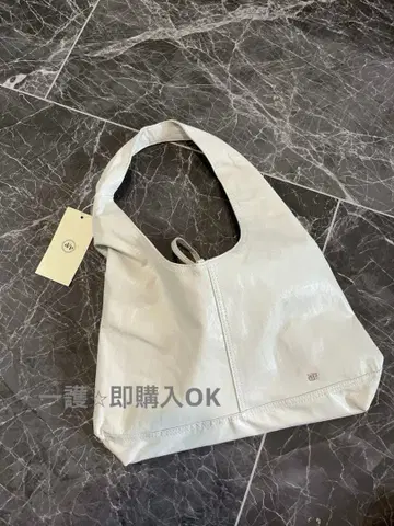 depound(디파운드) 피노백 화이트 리본 포함 bag