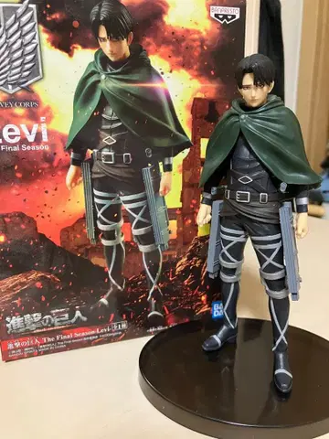 진격의 거인 리바이 피규어