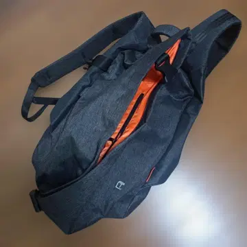 다크 그레이 백팩