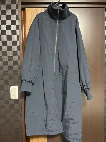 차오패닉 티피 스탠드 카라 볼륨 슬리브 코트