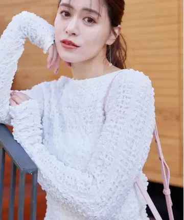 [ 새상품급 ] 셀포드 크롭 셔링 블라우스