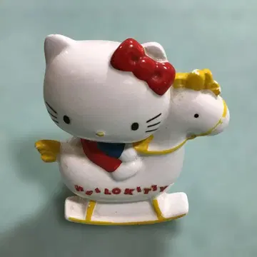 쇼와 레트로 산리오 키티 목마 저금통