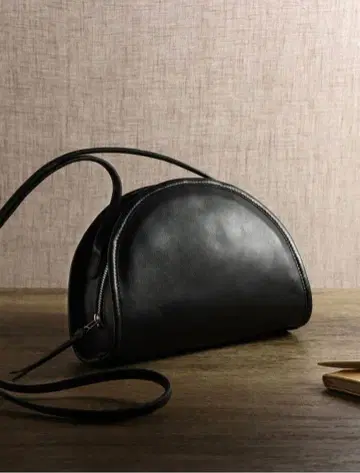 천연 가죽 숄더백 Leather laboratory black
