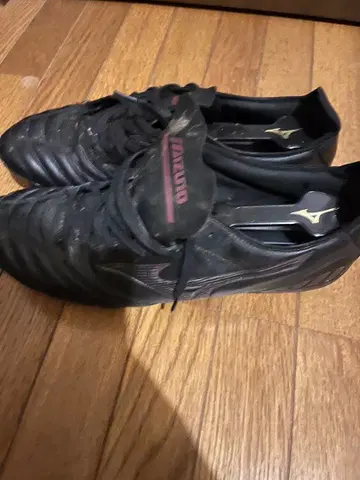 Mizuno Morelia 블랙 축구화