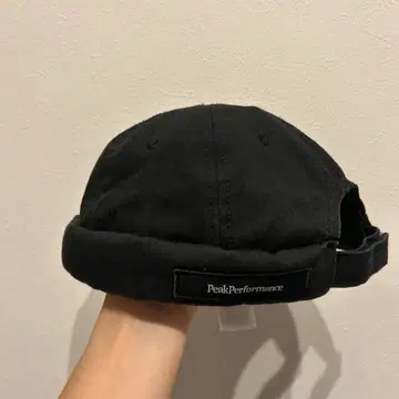 PeakPerformance 블랙 캡
