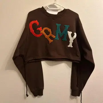 브라운 크롭 트레이너 C R A M Y