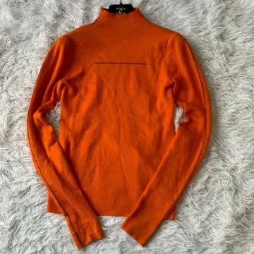 MICALLE MICALLE 오렌지 라인 하이넥 니트