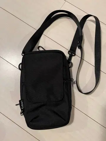Evoon 다기능 숄더 파우치 블랙