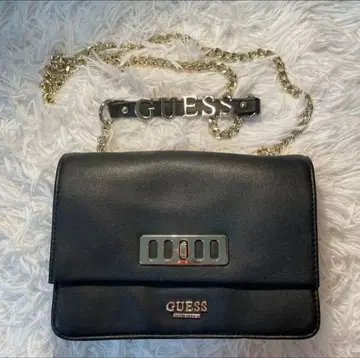 GUESS 블랙 숄더백