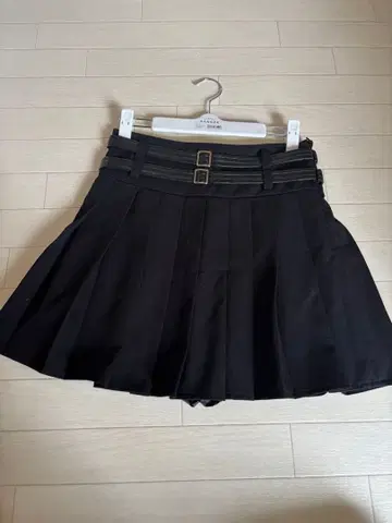셰리미 벨트 포함 플리츠 스커트