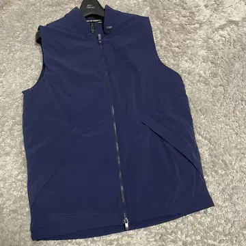 컨디션 최상 adidas PRIMALOFT 골프 다운 베스트 네이비
