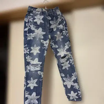MURUA 꽃무늬 데님 슬림핏 청바지