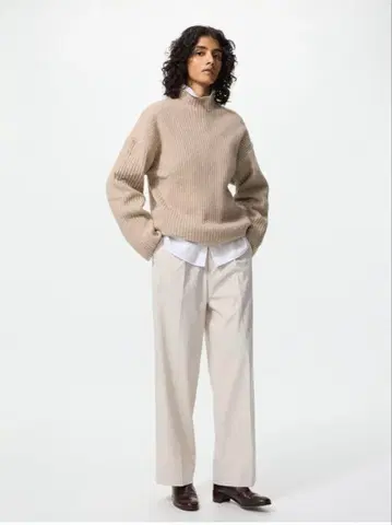 UNIQLO 유니클로 턱 와이드 팬츠 내추럴 S