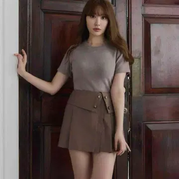 HETLIPTO M 사이즈 Trois Logo Ribbed Tee