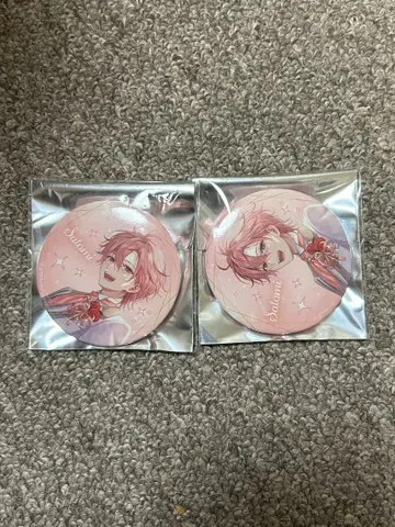 사토미 군 원맨 캔뱃지 턱시도 등신