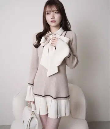 립 서비스 셔츠 도킹 플리츠 원피스 베이지