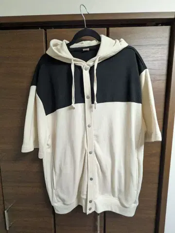 오버사이즈 후드티 화이트/블랙