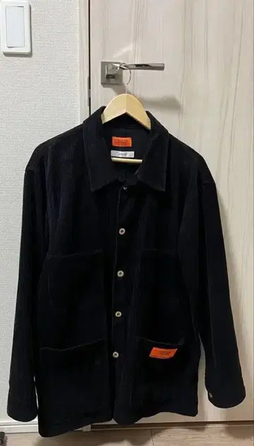 UNIVERSAL OVERALL 블랙 코듀로이 커버올