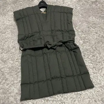 NEHERA 네헤라 라이트 울 다운 판초 베스트