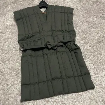 NEHERA 네헤라 라이트 울 다운 판초 베스트