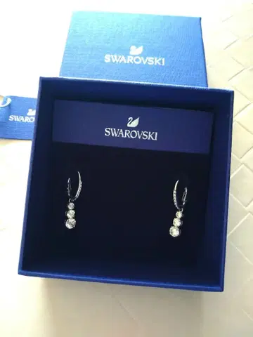 스와로브스키 새상품 Attract 목걸이 SWAROVSKI