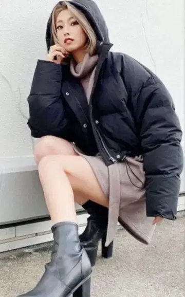 GYDA 숏 기장 다운 자켓