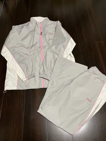 FILA 저지 상하의 바스락