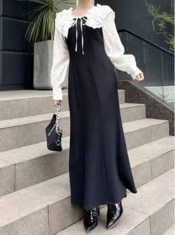 dazzlin 프릴 칼라 도킹 리브 원피스 블랙