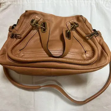 끌로에 파라티 가죽 핸드백