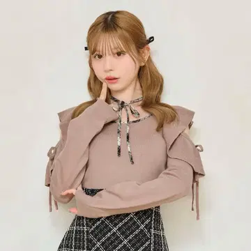 오픈 숄더 니트탑
