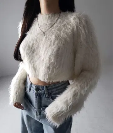 me+em select 숏 샤기 니트