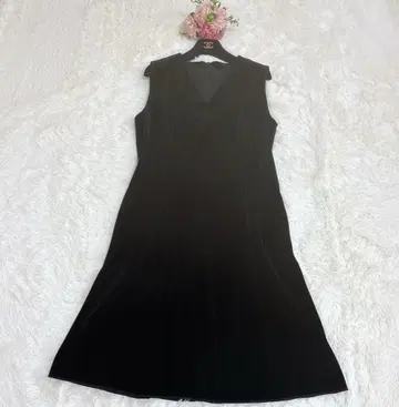 새상품급 폭시 42사이즈 벨로아 A라인 원피스 V넥 블랙