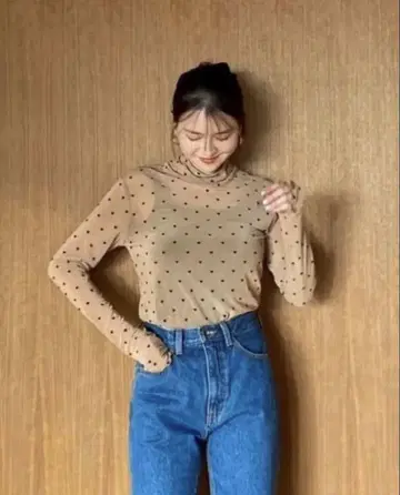 Sea Room Lynn 플로키 하트 하이넥 시어 탑